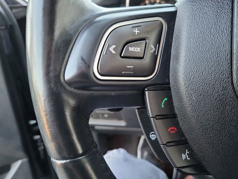 Used 2017 Land Rover Range Rover Evoque SE image 7