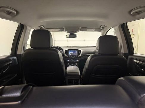 Certified 2022 GMC Terrain SLT image 9