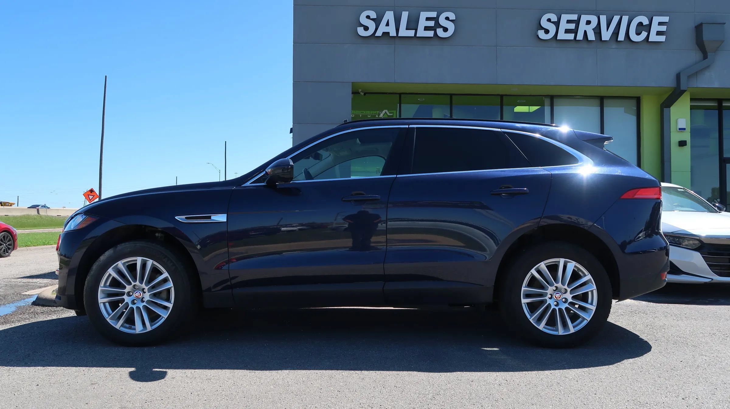 Used 2019 Jaguar F-PACE Prestige AWD/4WD image 4