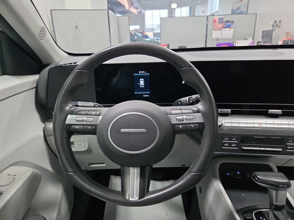 Used 2025 Hyundai Kona SEL AWD/4WD image 24