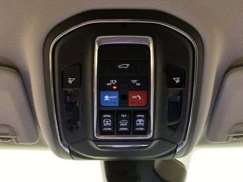 Used 2022 Jeep Grand Cherokee Limited 4xe w/ Luxury Tech Group II AWD/4WD image 65