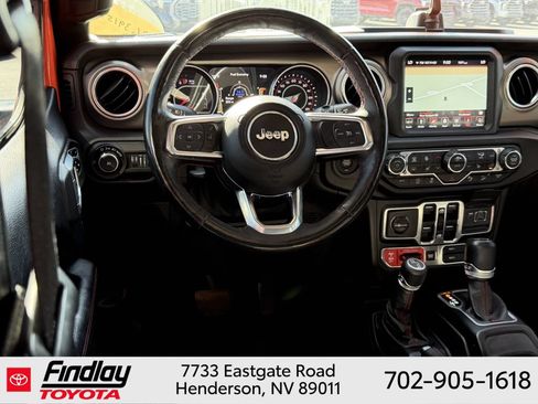 Used 2018 Jeep Wrangler Unlimited Rubicon w/ Dual Top Group AWD/4WD image 8