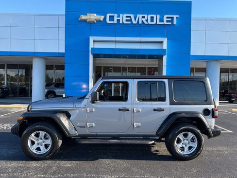 Used 2020 Jeep Wrangler Unlimited Sport S AWD/4WD image 2