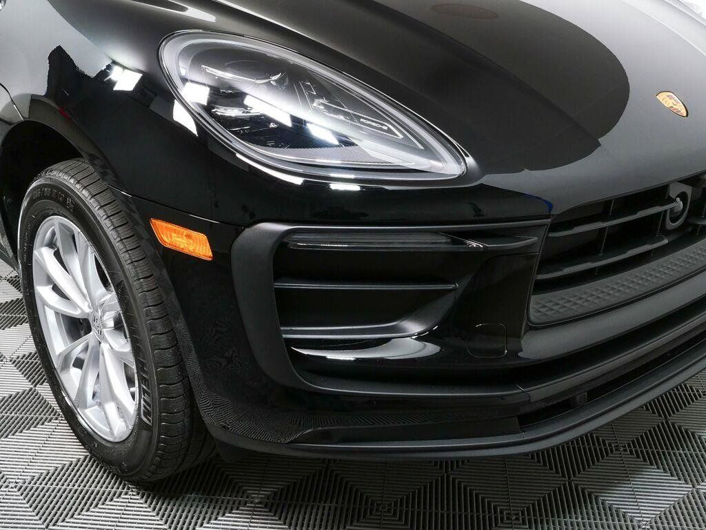 Certified 2026 Porsche Macan AWD/4WD image 38