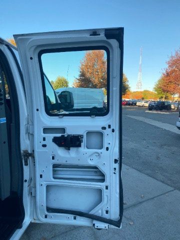 Used 2015 Chevrolet Express 2500 RWD image 9