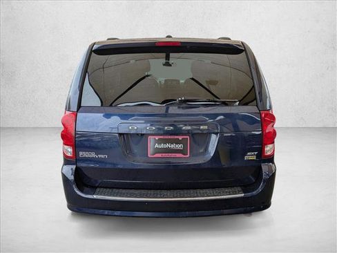 Used 2017 Dodge Grand Caravan SXT image 7