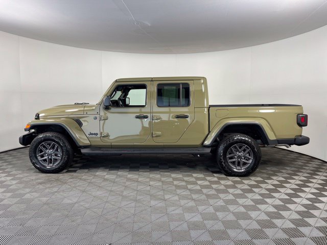 Used 2026 Jeep Gladiator Sport AWD/4WD image 4