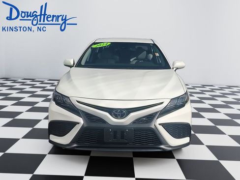Used 2024 Toyota Camry SE image 8