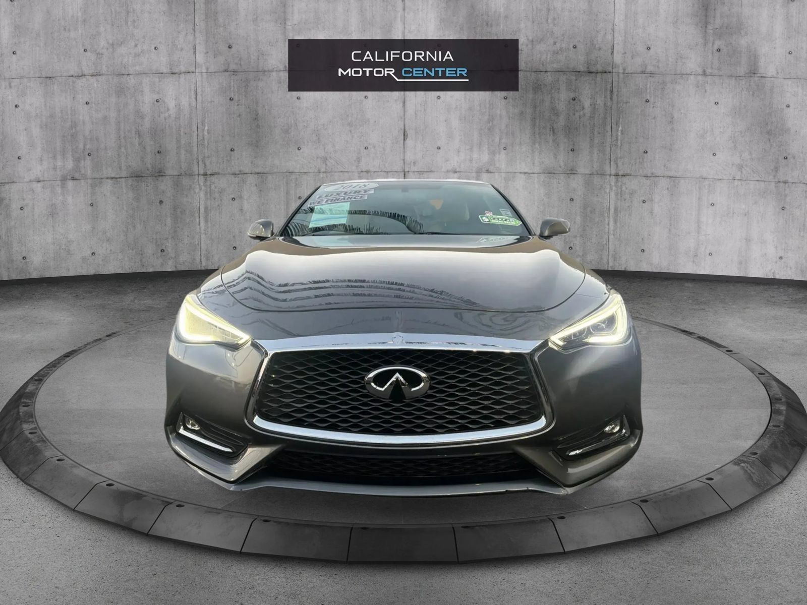 Used 2018 INFINITI Q60 Red Sport 400 w/ Sensory Package 3.0T Sport RWD image 2