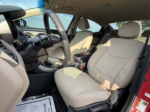 Used 2016 Hyundai Elantra SE FWD image 12
