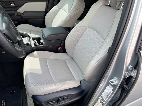 Used 2024 Toyota Tacoma Limited w/ Limited Package (LT) AWD/4WD image 20