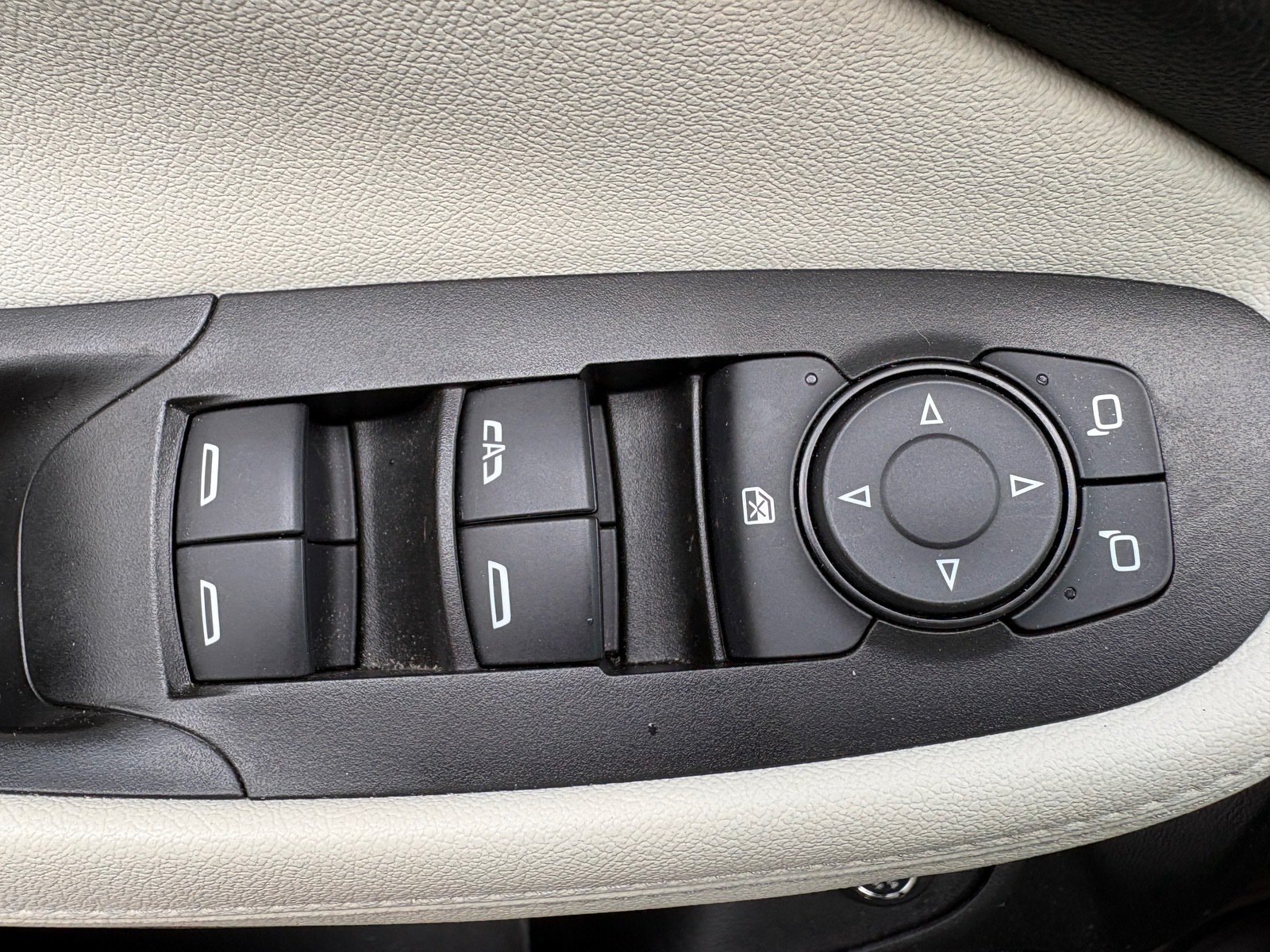 Used 2022 Buick Encore GX Essence w/ Advanced Technology Package FWD image 16