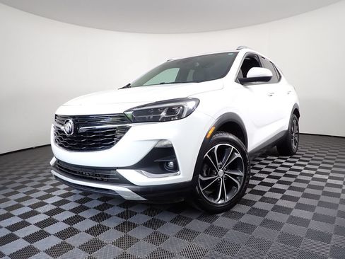 Used 2021 Buick Encore GX Essence AWD/4WD image 2