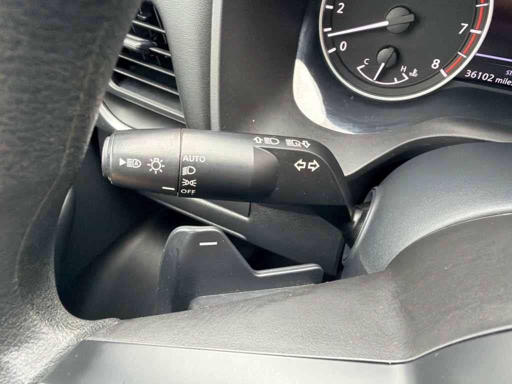Used 2024 Nissan Rogue S FWD image 27