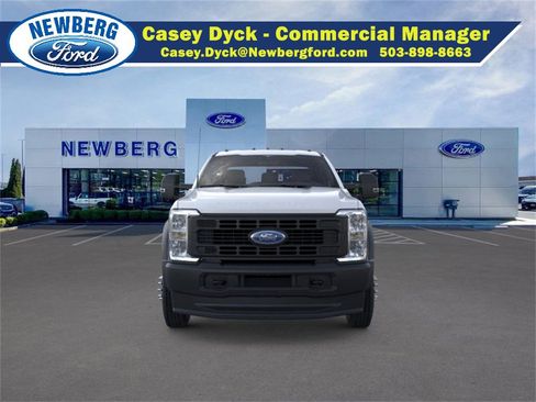 New 2025 Ford F450 XL image 2
