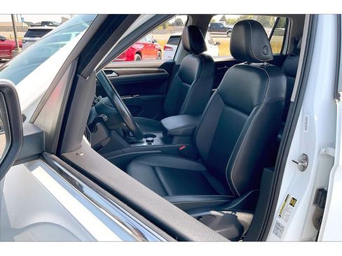 Used 2021 Volkswagen Atlas SE image 25