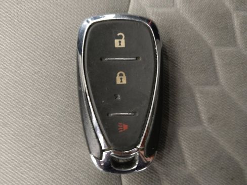 Used 2021 Chevrolet Equinox LS image 32