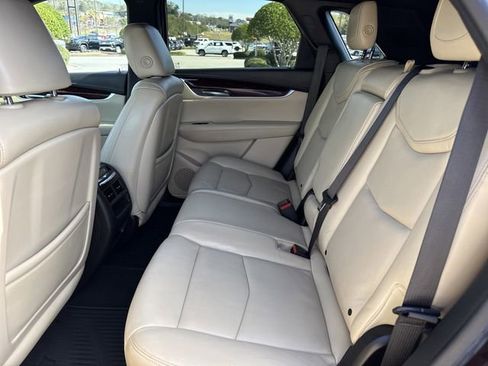 Used 2017 Cadillac XT5 Premium Luxury image 10