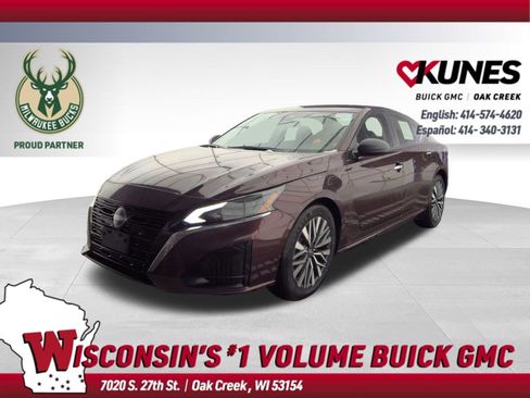 Used 2024 Nissan Altima 2.5 SV image 1