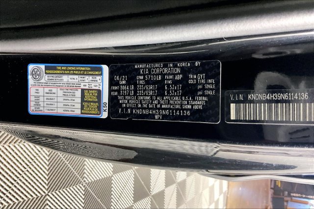 Used 2022 Kia Carnival LX FWD image 17