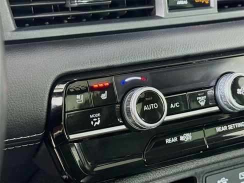 Used 2023 Honda Pilot Elite image 17