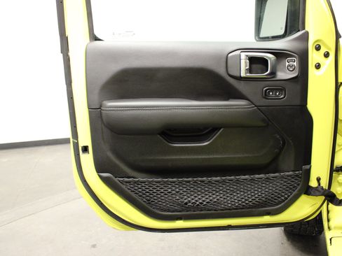 Used 2023 Jeep Wrangler Sahara image 17