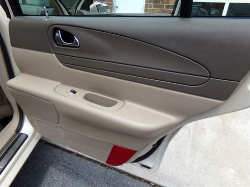 Used 2001 Lincoln Continental image 73