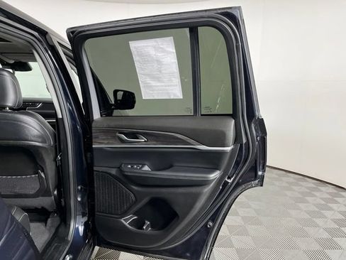 Used 2023 Jeep Grand Cherokee Limited w/ Black Appearance Package AWD/4WD image 40