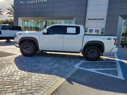 Used 2025 Nissan Frontier PRO-4X image 2