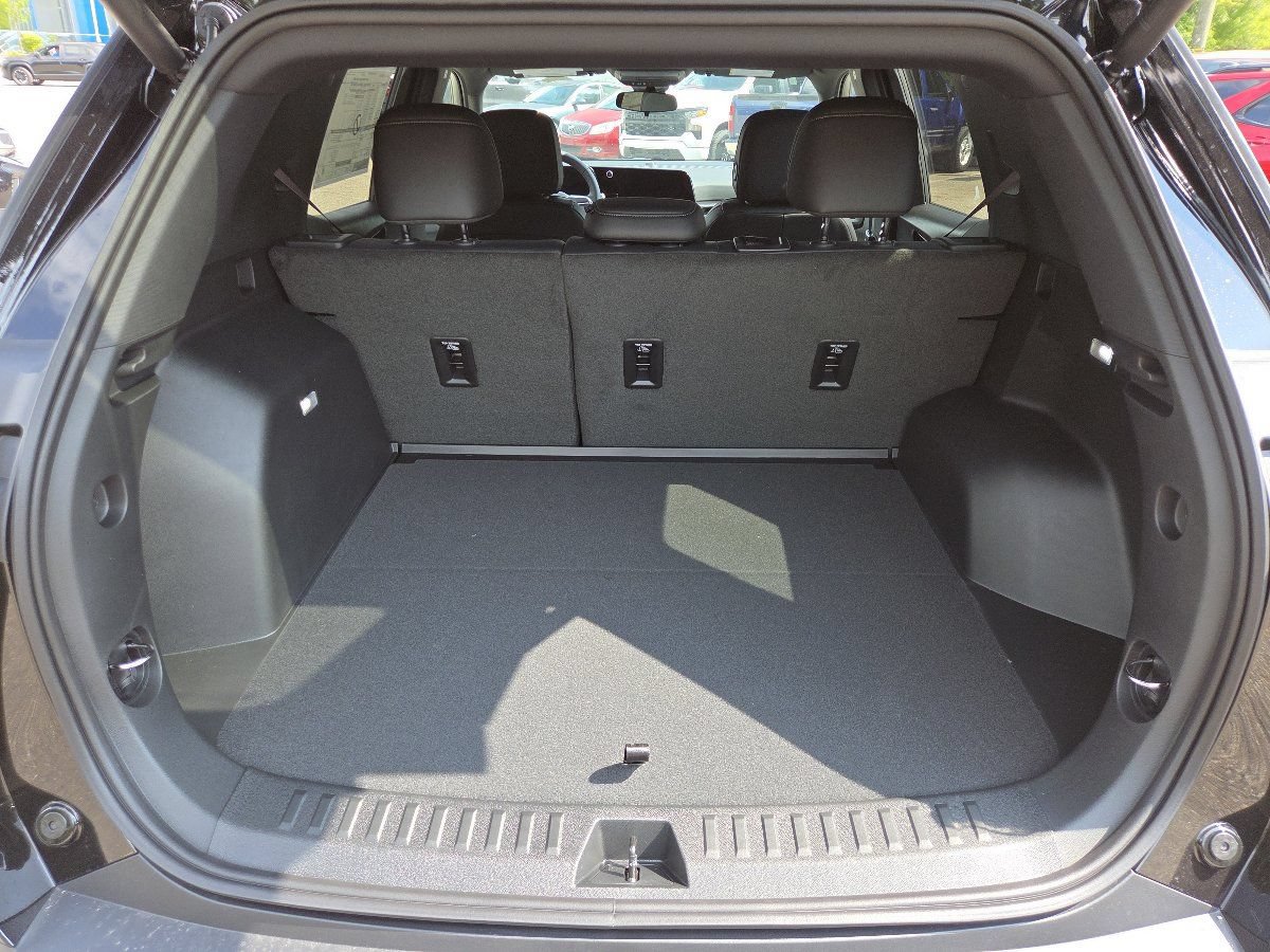 New 2027 Chevrolet Equinox LT w/ Convenience Package II FWD image 22
