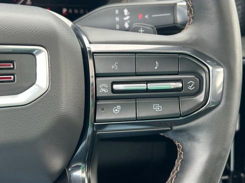 Used 2025 GMC Yukon AT4 AWD/4WD image 35