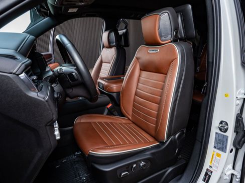 Used 2024 GMC Yukon Denali Ultimate image 28