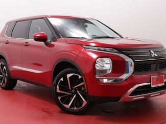Used 2024 Mitsubishi Outlander SEL image 1
