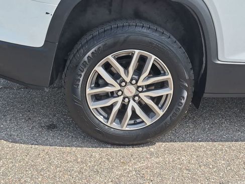 Used 2019 GMC Acadia SLE FWD image 13