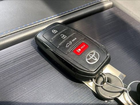 Used 2024 Toyota Tundra Platinum image 14