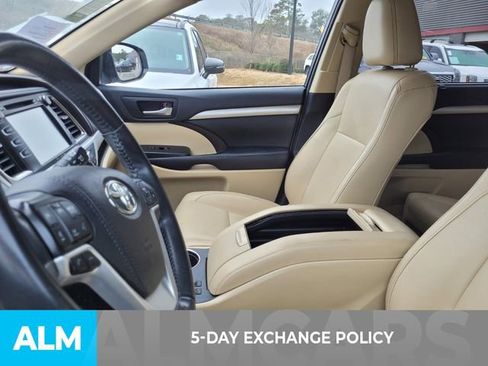 Used 2019 Toyota Highlander XLE image 4