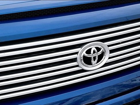 Used 2017 Toyota Tundra Platinum image 28