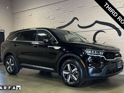Used 2023 Kia Sorento LX AWD/4WD image 1