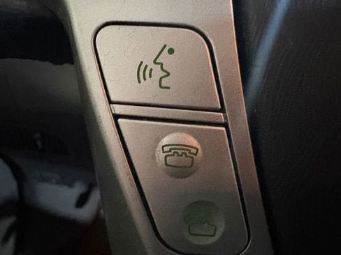 Used 2013 Toyota Prius V Five image 10