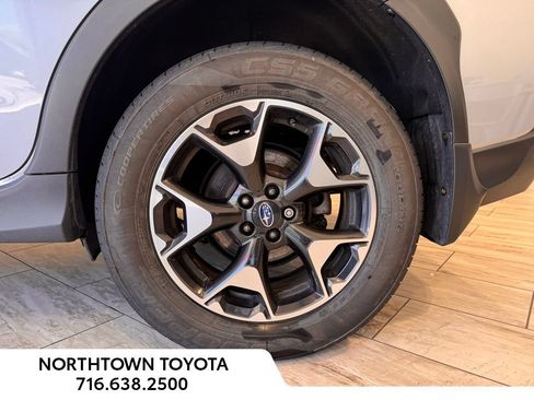 Used 2020 Subaru Crosstrek 2.0i Premium AWD/4WD image 9