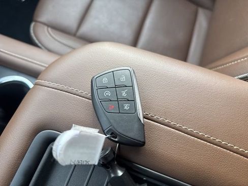 Used 2024 Chevrolet Suburban High Country w/ Advanced Technology Package image 66