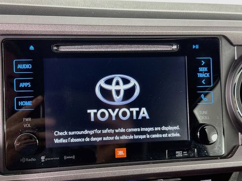 Used 2017 Toyota Tacoma Limited w/ Tow Package AWD/4WD image 16