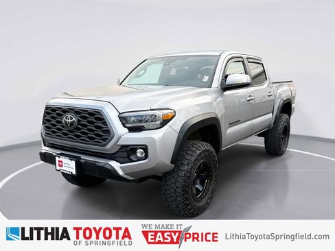 Used 2020 Toyota Tacoma TRD Off-Road image 1