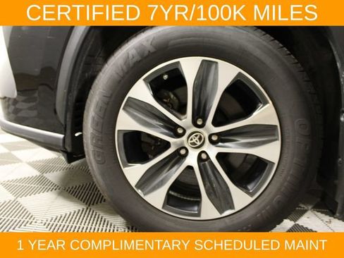 Used 2023 Toyota Highlander XLE AWD/4WD image 30