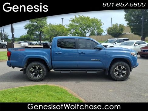 Used 2019 Toyota Tacoma TRD Sport AWD/4WD image 6