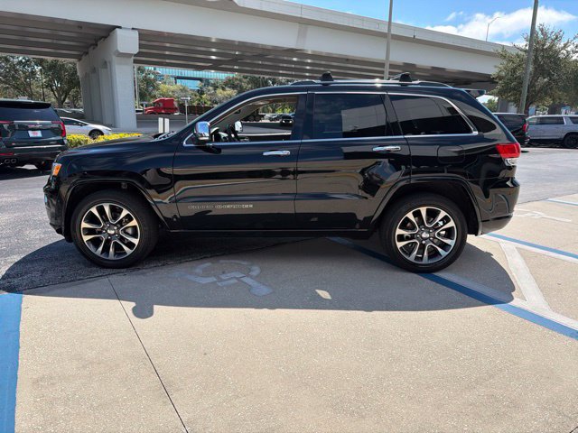 Used 2017 Jeep Grand Cherokee Overland w/ Jeep Active Safety Group RWD image 4