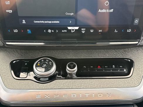 Used 2025 Ford Expedition Tremor AWD/4WD image 34
