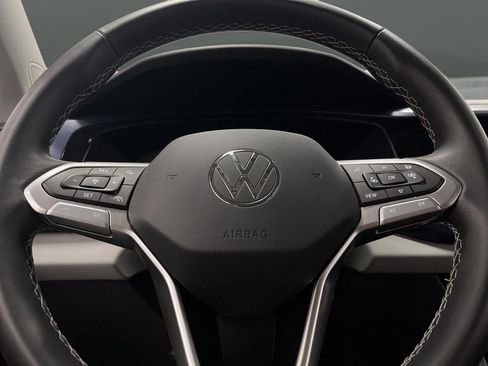 Used 2023 Volkswagen Taos SE image 15