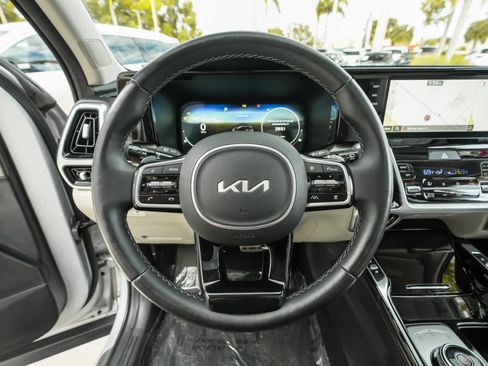 Used 2023 Kia Sorento SX Prestige image 8