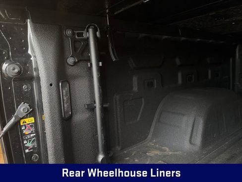 Used 2024 GMC Sierra 1500 AT4 w/ AT4 Preferred Package AWD/4WD image 39
